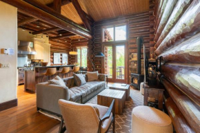 Townhome on the Creek 135 by AvantStay Ski In Ski Out Home w Hot Tub Telluride